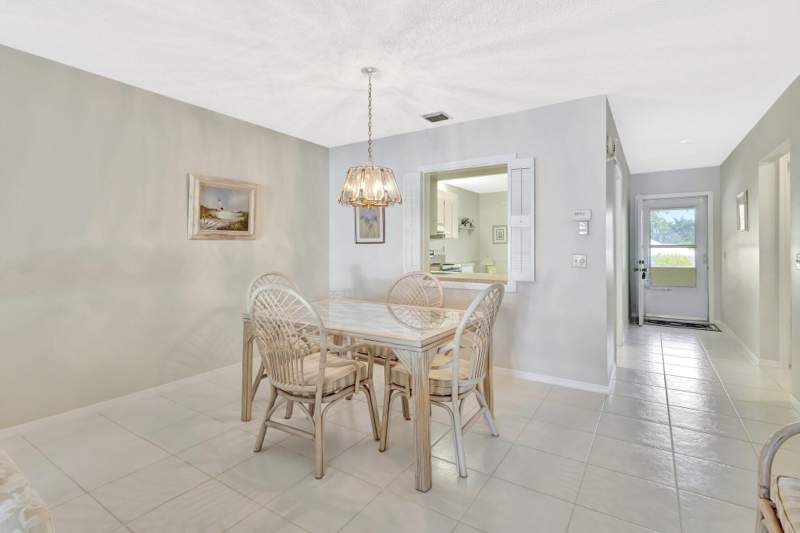 2 bedroom Condominium at 1600 SE Saint Lucie Boulevard #211, Banyan House Condo, Stuart — photo 2