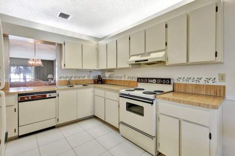 1600 SE Saint Lucie Boulevard #211, Stuart FL - photo 14 of 41