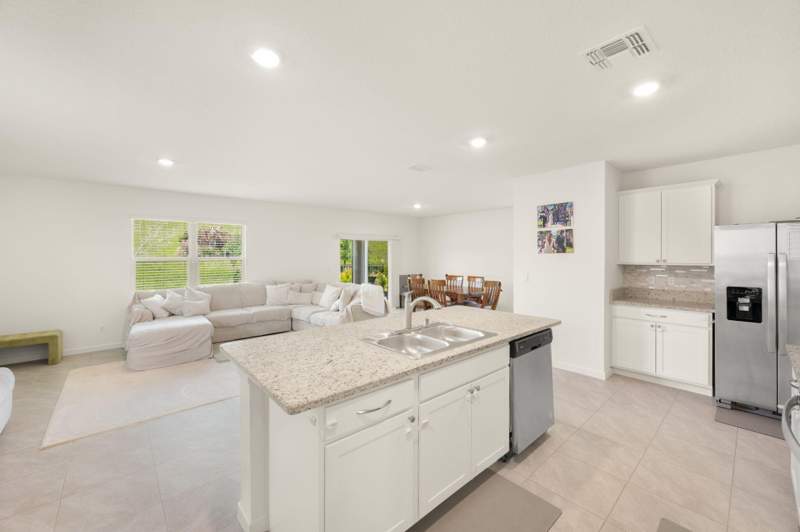 4 bedroom Single Family Residence at 10764 SW Vasari Way, Verano South Pud 1 - Pod C - Plat No. 4, Port St. Lucie — photo 5