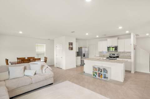 10764 SW Vasari Way, Port St. Lucie FL - photo 10 of 31