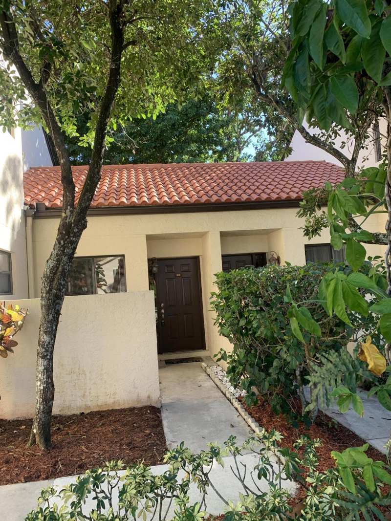 2 bedroom Villa at 12 Via De Casas Sur #102, South Lake Condo, Boynton Beach — photo 1