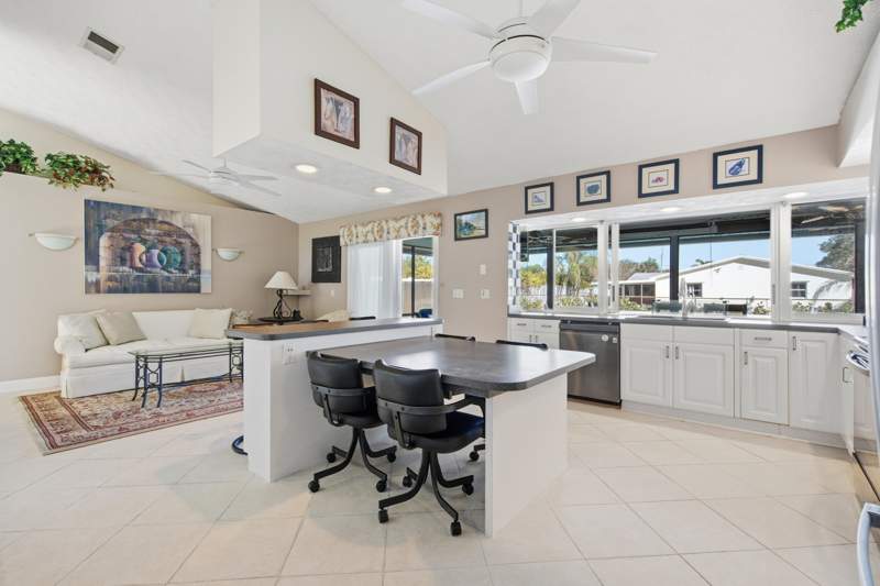 3 bedroom Single Family Residence at 1569 NE Amy Avenue, Corona Del Rio, Jensen Beach — photo 4