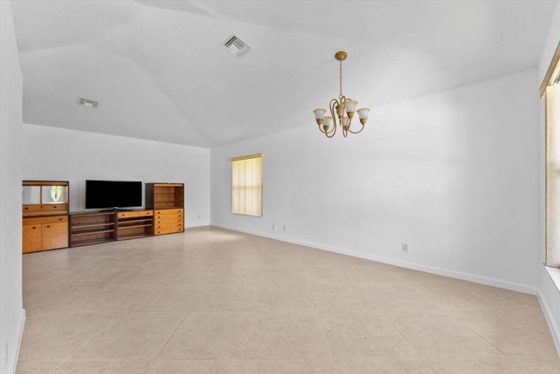 2 bedroom Single Family Residence at 375 NW 42nd Street, Knob Hill Sub, Boca Raton — photo 5