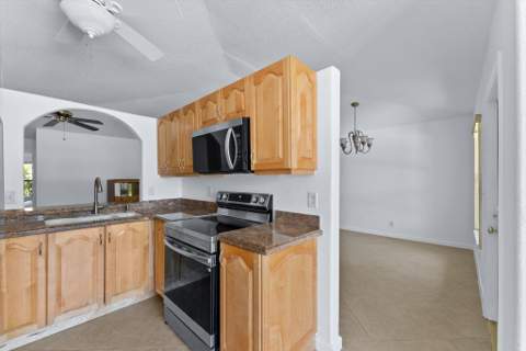 375 NW 42nd Street, Boca Raton FL - photo 12 of 28