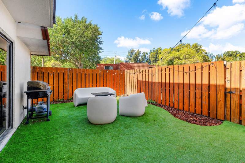 2 bedroom Townhouse at 3425 San Bernadino Drive #57-b, Spanish Wells Condo II, Delray Beach — photo 3