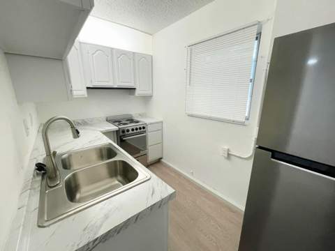 840 NW 33 Street, Oakland Park FL - photo 8 of 21