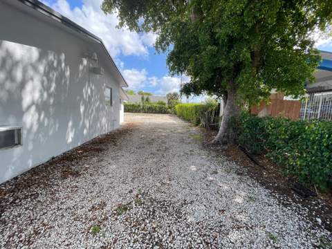 840 NW 33 Street, Oakland Park FL - photo 15 of 21