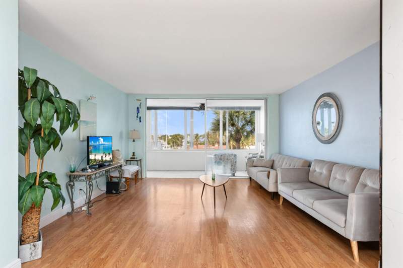 1 bedroom Stock Cooperative at 401 N Riverside Drive #406, Marine Terrace Co-Op, Pompano Beach — photo 3