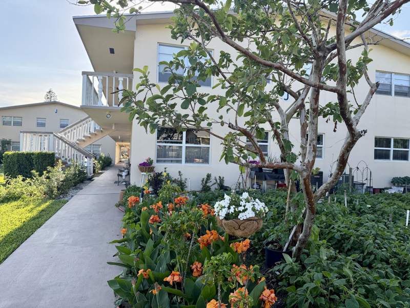 1 bedroom Condominium at 228 Canterbury J, Canterbury Condo A-K, West Palm Beach — photo 2