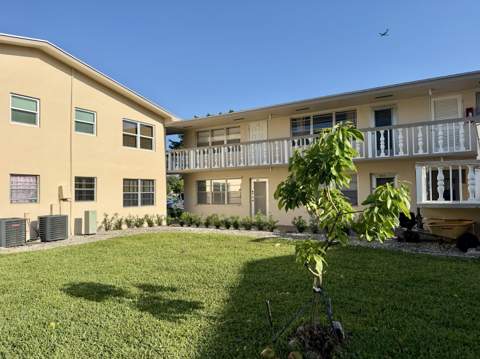 228 Canterbury J, West Palm Beach FL - photo 19 of 23