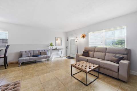 251 Monaco Way, Delray Beach FL - photo 9 of 22