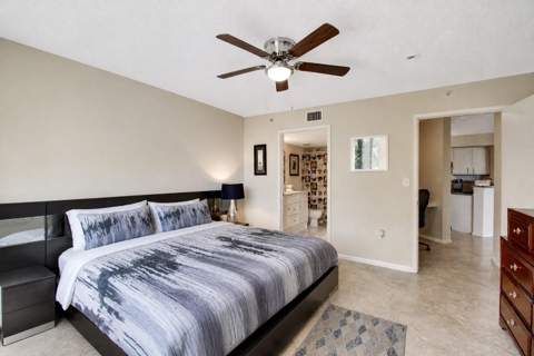 1000 Scotia Drive #204, Hypoluxo FL - photo 12 of 32