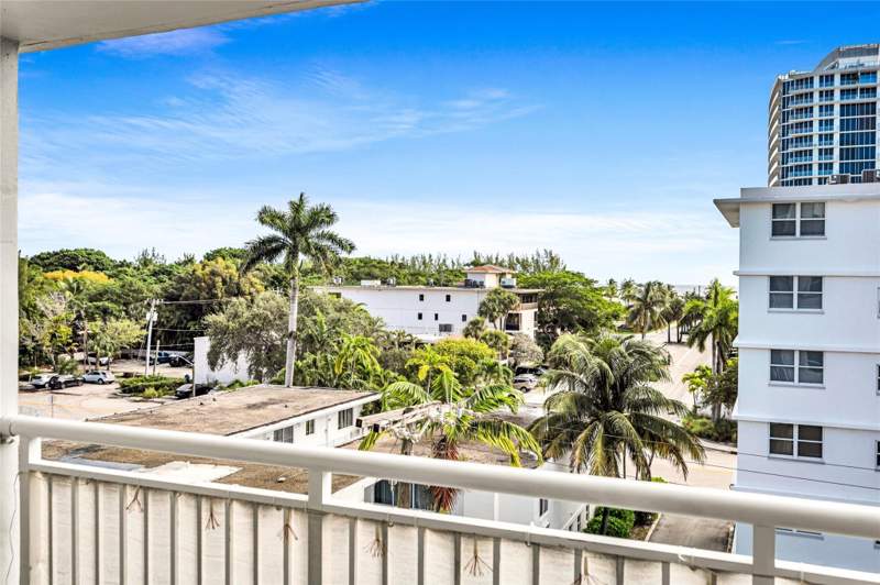 2 bedroom Condominium at 720 Orton Avenue #505, Leisure Sands Condo, Fort Lauderdale — photo 2