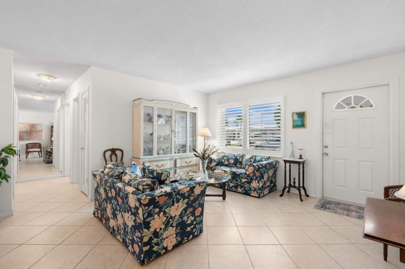 2 bedroom Single Family Residence at 8609 NW 59th Place, Mainlands Of Tamarac Lakes, Tamarac — photo 5