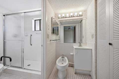 5370 Las Verdes Circle #219, Delray Beach FL - photo 13 of 21