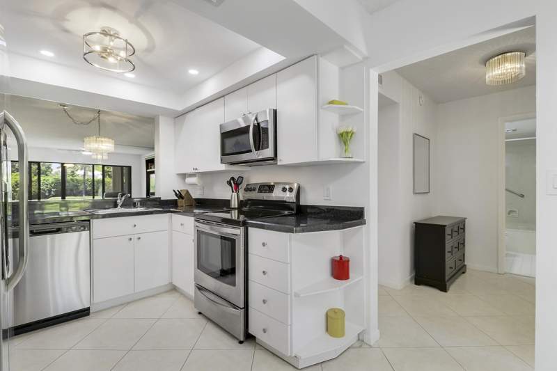 2 bedroom Condominium at 5121 Oak Hill Lane #412, Boca Delray I-Iii Condo S Filed In Or3857P483,4, Delray Beach — photo 5
