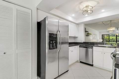 5121 Oak Hill Lane #412, Delray Beach FL - photo 7 of 34