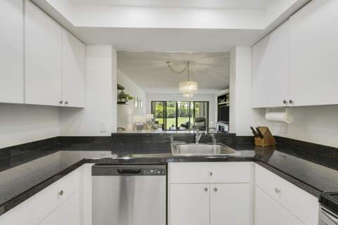 5121 Oak Hill Lane #412, Delray Beach FL - photo 9 of 34
