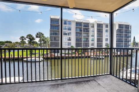 8 Royal Palm Way #203, Boca Raton FL - photo 24 of 33