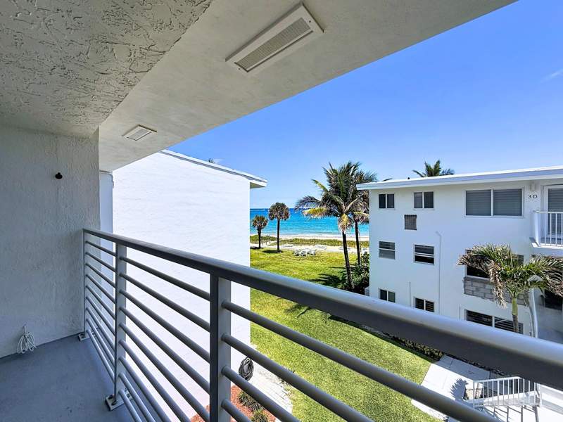 1 bedroom Stock Cooperative at 1043 Hillsboro Mile Hillsboro Mile #19c, Hillsboro Mile Ocean Apts Sec 2, Hillsboro Beach — photo 3