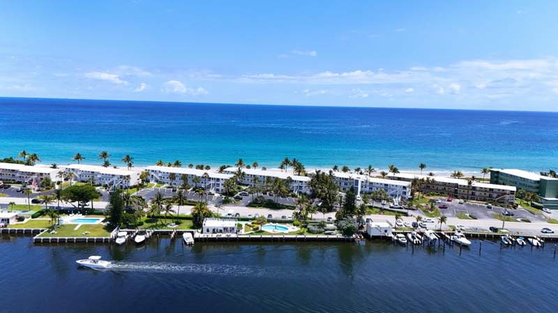 1 bedroom Stock Cooperative at 1043 Hillsboro Mile Hillsboro Mile #19c, Hillsboro Mile Ocean Apts Sec 2, Hillsboro Beach — photo 5