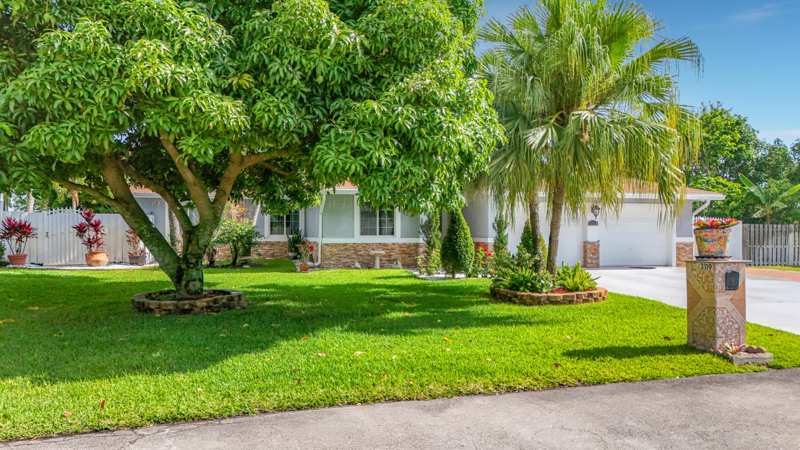 4 bedroom Single Family Residence at 3119 Indian Trail, Hypoluxo Village 1, Lake Worth — photo 1