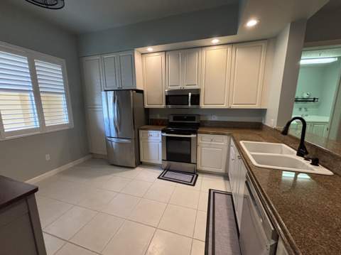 18 W Harbour Isle Drive #102, Fort Pierce FL - photo 8 of 31