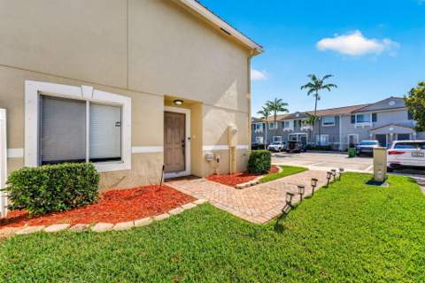 5951 Manchester Way, Tamarac FL - photo 19 of 42