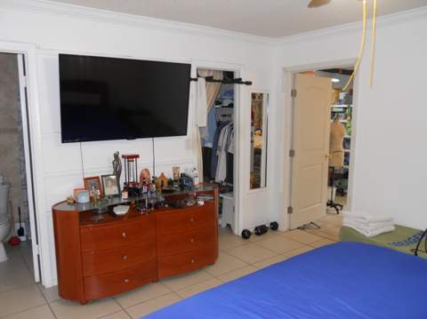 3290 NE 10th Avenue, Oakland Park FL - photo 10 of 21