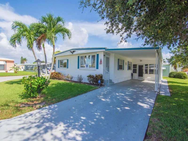 2 bedroom Manufactured Home at 264 NE Cameo Way, Pinelake Village, Jensen Beach — photo 1