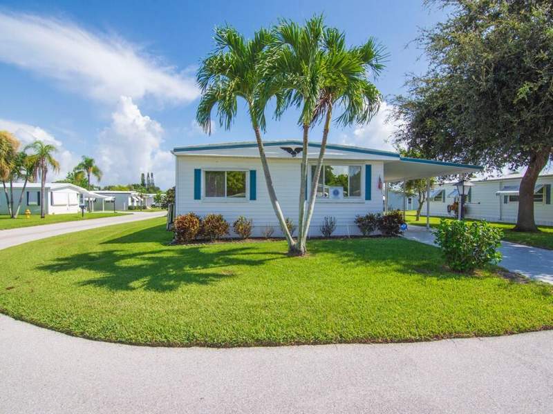 2 bedroom Manufactured Home at 264 NE Cameo Way, Pinelake Village, Jensen Beach — photo 5