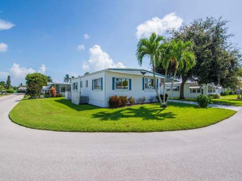 264 NE Cameo Way, Jensen Beach FL - photo 6 of 34