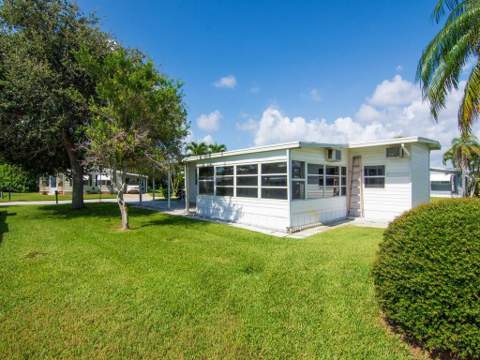 264 NE Cameo Way, Jensen Beach FL - photo 11 of 34