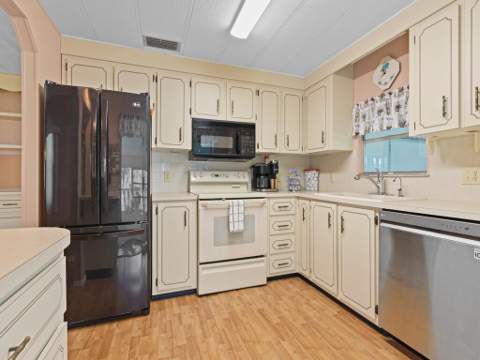 264 NE Cameo Way, Jensen Beach FL - photo 24 of 34