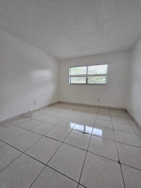 1201 SW 52nd Avenue #202-2, North Lauderdale FL - photo 8 of 33