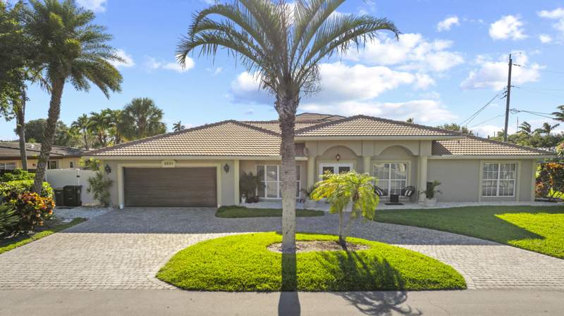 3 bedroom Single Family Residence at 3531 NE 30th Avenue, Lake Placid, Lighthouse Point — photo 2
