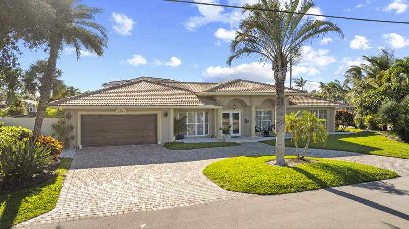 3 bedroom Single Family Residence at 3531 NE 30th Avenue, Lake Placid, Lighthouse Point — photo 3
