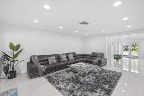 3531 NE 30th Avenue, Lighthouse Point FL - photo 7 of 54