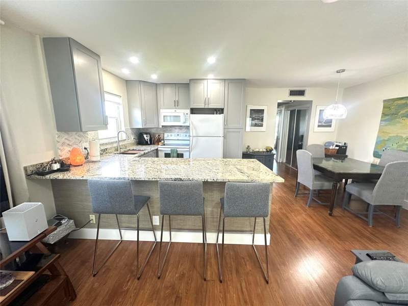 1 bedroom Condominium at 528 Tilford X, Century Village East, Deerfield Beach — photo 2