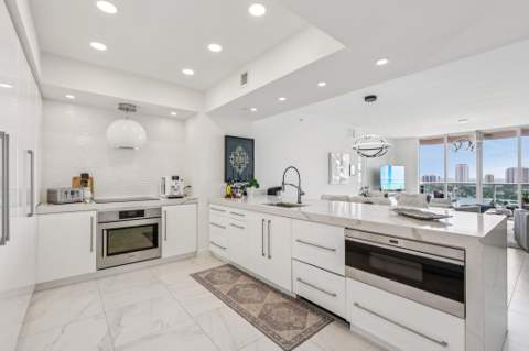 2640 Lake Shore Drive #2008, Riviera Beach FL - photo 12 of 59