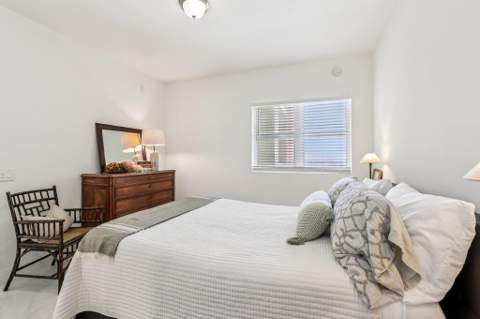 2640 Lake Shore Drive #2008, Riviera Beach FL - photo 20 of 59