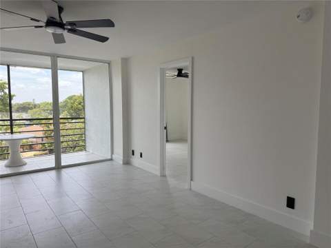 112 Royal Park Drive #4b, Oakland Park FL - photo 13 of 21