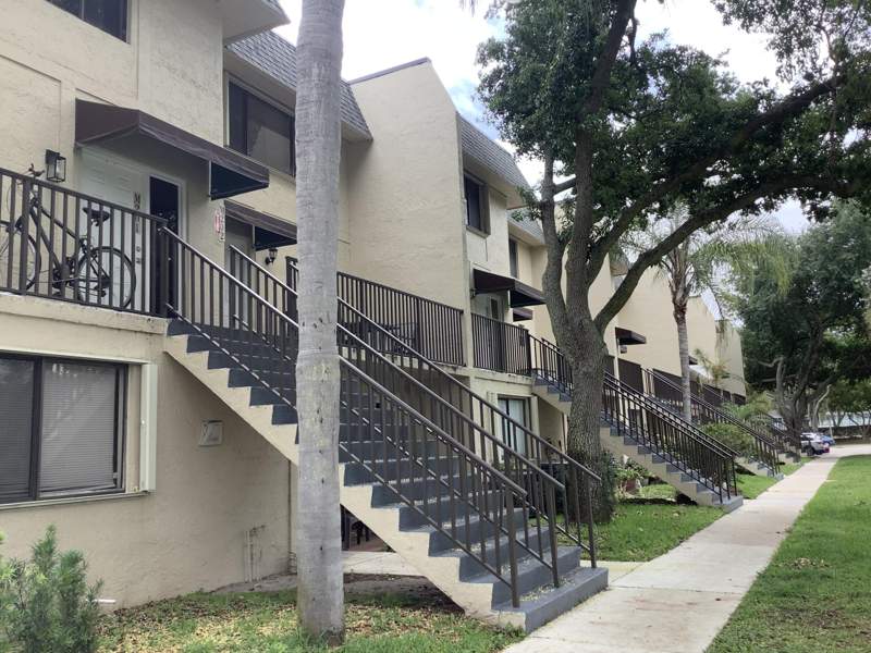 2 bedroom Condominium at 105 Deer Creek Road #205, Racquet Club Of Deer Creek, Deerfield Beach — photo 2