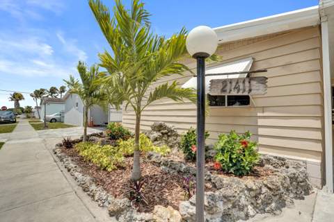 21411 NW 3rd Street, Pembroke Pines FL - photo 8 of 52