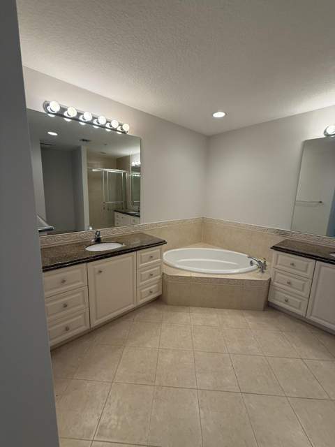 4 Harbour Isle Drive #Unit 204, Fort Pierce FL - photo 13 of 32
