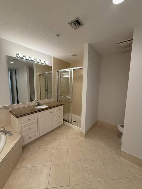 4 Harbour Isle Drive #Unit 204, Fort Pierce FL - photo 14 of 32