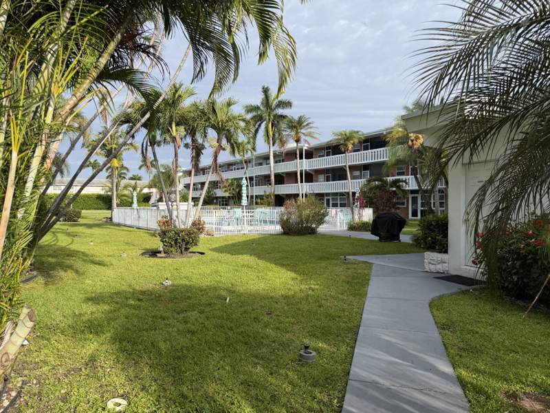 1 bedroom Condominium at 161 NE 10th Avenue #12b, Eldorado Country Club Towers, Hallandale Beach — photo 2
