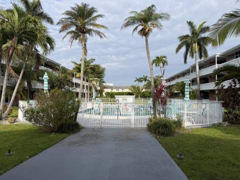 161 NE 10th Avenue #12b, Hallandale Beach FL - photo 7 of 41