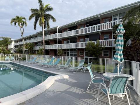161 NE 10th Avenue #12b, Hallandale Beach FL - photo 10 of 41