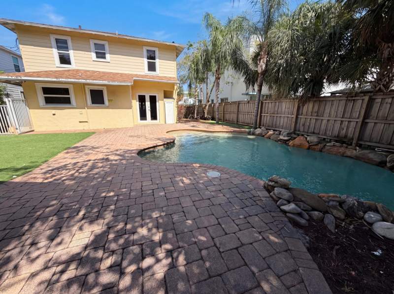 5 bedroom Single Family Residence at 207 S Ocean Breeze, Lake Worth Town Of, Lake Worth Beach — photo 5